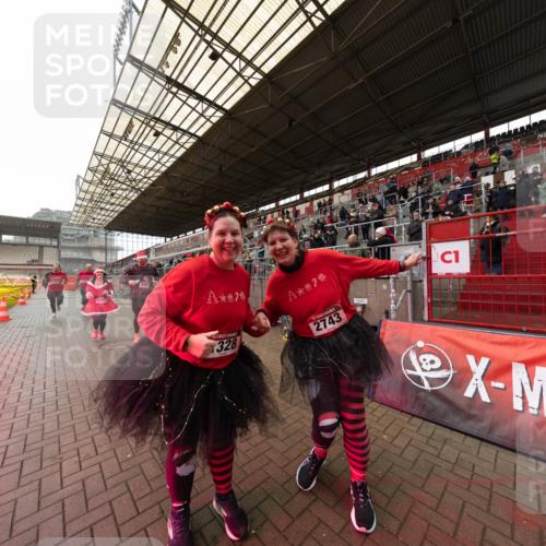 07.12.2025 - St. Pauli X-Mass-Run No. 15 Michael Strokosch http://msf.ph/oto/9361572 07.12.2025 11:17:17 Laufen 328, 7, 2743 meine-sportfotos.de