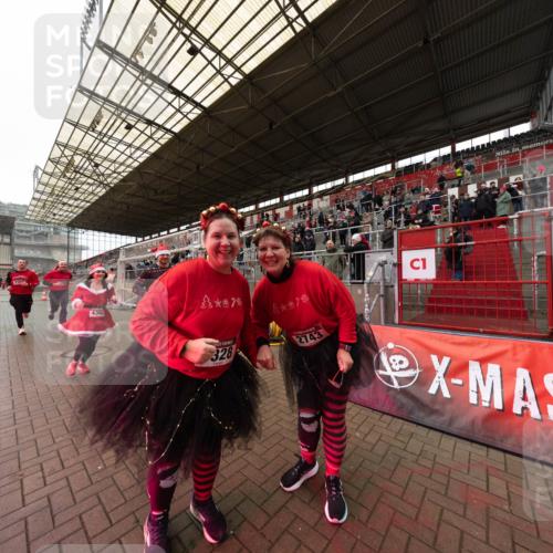 07.12.2025 - St. Pauli X-Mass-Run No. 15 Michael Strokosch http://msf.ph/oto/9361574 07.12.2025 11:17:18 Laufen 4362, 328, 2743, 1 meine-sportfotos.de