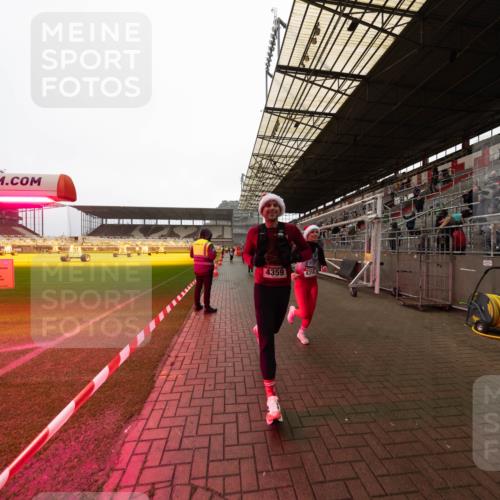07.12.2025 - St. Pauli X-Mass-Run No. 15 Michael Strokosch http://msf.ph/oto/9361579 07.12.2025 11:17:31 Laufen 4359, 4356 meine-sportfotos.de
