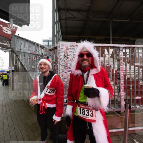 07.12.2025 - St. Pauli X-Mass-Run No. 15 Michael Strokosch http://msf.ph/oto/9361592 07.12.2025 11:17:43 Laufen 1389, 1833 meine-sportfotos.de