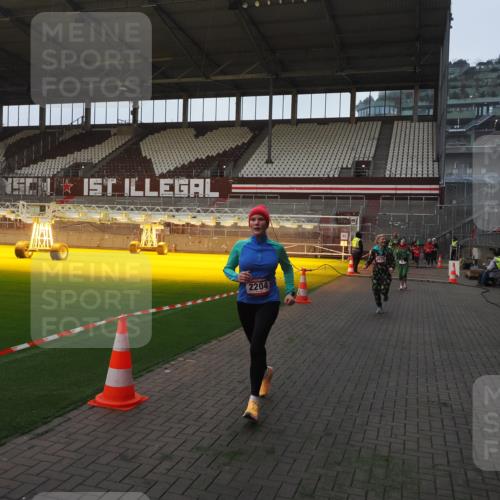 07.12.2025 - St. Pauli X-Mass-Run No. 15 Fabian Wolf http://msf.ph/oto/9361703 07.12.2025 09:59:28 Ziel 939, 961, 1120, 2204, 2207, 2657, 4029 meine-sportfotos.de