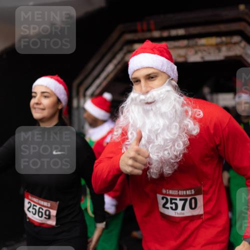 07.12.2025 - St. Pauli X-Mass-Run No. 15 Michael Strokosch http://msf.ph/oto/9362136 07.12.2025 10:35:06 Laufen 2569, 15, 2570 meine-sportfotos.de