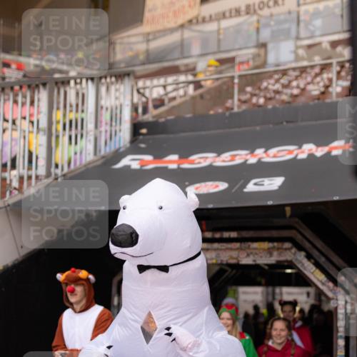 07.12.2025 - St. Pauli X-Mass-Run No. 15 Michael Strokosch http://msf.ph/oto/9362151 07.12.2025 10:35:21 Laufen 15, 3799, 3836 meine-sportfotos.de