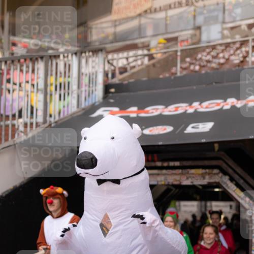 07.12.2025 - St. Pauli X-Mass-Run No. 15 Michael Strokosch http://msf.ph/oto/9362153 07.12.2025 10:35:21 Laufen 15, 3799, 3836 meine-sportfotos.de