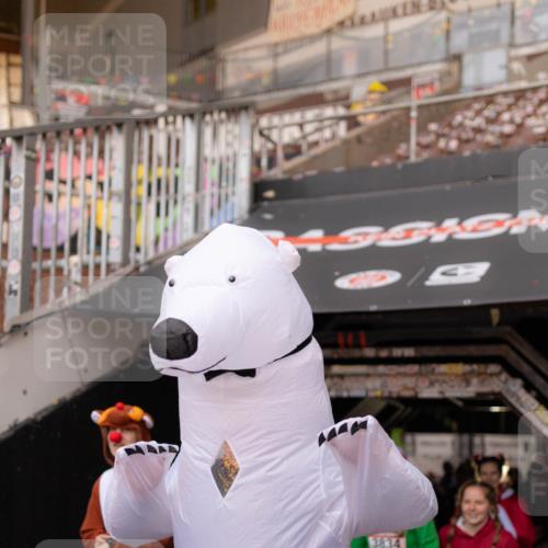 07.12.2025 - St. Pauli X-Mass-Run No. 15 Michael Strokosch http://msf.ph/oto/9362156 07.12.2025 10:35:21 Laufen 15, 3799, 3834, 3821 meine-sportfotos.de