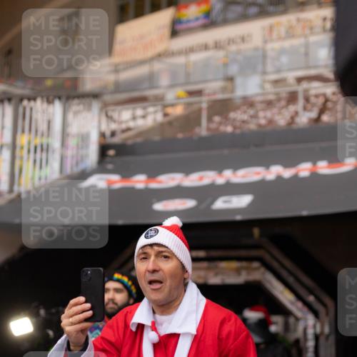 07.12.2025 - St. Pauli X-Mass-Run No. 15 Michael Strokosch http://msf.ph/oto/9362163 07.12.2025 10:35:31 Laufen 7, 15, 2454 meine-sportfotos.de