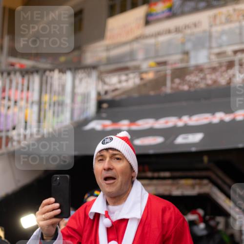 07.12.2025 - St. Pauli X-Mass-Run No. 15 Michael Strokosch http://msf.ph/oto/9362166 07.12.2025 10:35:31 Laufen 15, 2454 meine-sportfotos.de