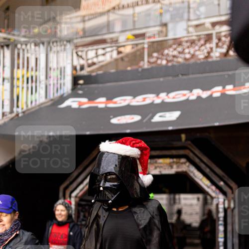 07.12.2025 - St. Pauli X-Mass-Run No. 15 Michael Strokosch http://msf.ph/oto/9362176 07.12.2025 10:35:34 Laufen 257, 1980, 15, 1256 meine-sportfotos.de