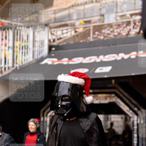 07.12.2025 - St. Pauli X-Mass-Run No. 15 Michael Strokosch http://msf.ph/oto/9362183 07.12.2025 10:35:34 Laufen 15, 1256 meine-sportfotos.de