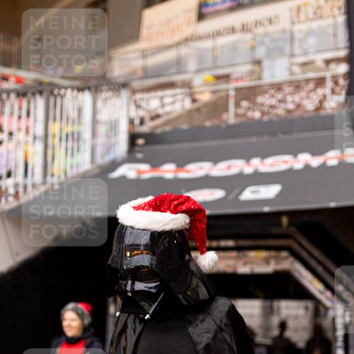 07.12.2025 - St. Pauli X-Mass-Run No. 15 Michael Strokosch http://msf.ph/oto/9362187 07.12.2025 10:35:34 Laufen 15, 1256 meine-sportfotos.de