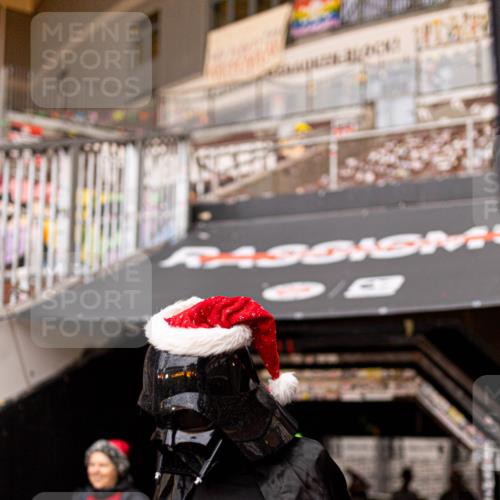 07.12.2025 - St. Pauli X-Mass-Run No. 15 Michael Strokosch http://msf.ph/oto/9362188 07.12.2025 10:35:34 Laufen 15, 1256 meine-sportfotos.de