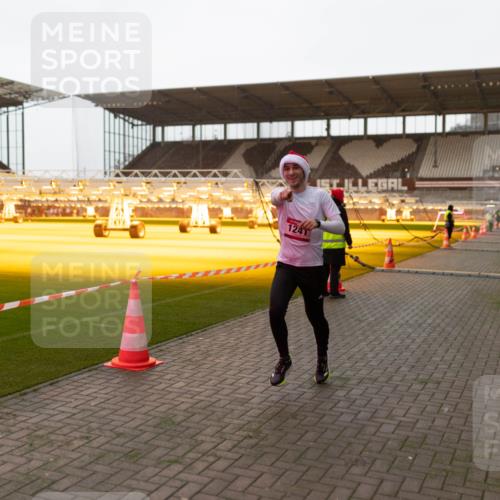 07.12.2025 - St. Pauli X-Mass-Run No. 15 Michael Strokosch http://msf.ph/oto/9362203 07.12.2025 10:53:05 Laufen 1241 meine-sportfotos.de