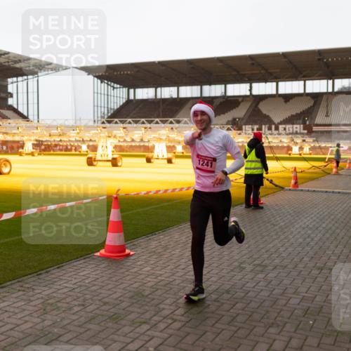 07.12.2025 - St. Pauli X-Mass-Run No. 15 Michael Strokosch http://msf.ph/oto/9362207 07.12.2025 10:53:05 Laufen 1241 meine-sportfotos.de