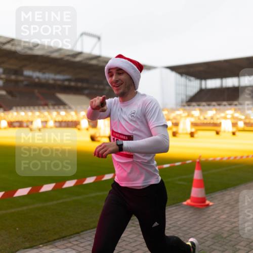 07.12.2025 - St. Pauli X-Mass-Run No. 15 Michael Strokosch http://msf.ph/oto/9362224 07.12.2025 10:53:06 Laufen 1, 15 meine-sportfotos.de