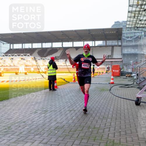 07.12.2025 - St. Pauli X-Mass-Run No. 15 Michael Strokosch http://msf.ph/oto/9362247 07.12.2025 10:54:07 Laufen 4062 meine-sportfotos.de