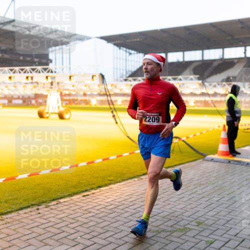 07.12.2025 - St. Pauli X-Mass-Run No. 15 Michael Strokosch http://msf.ph/oto/9362299 07.12.2025 10:54:40 Laufen 15, 2209 meine-sportfotos.de