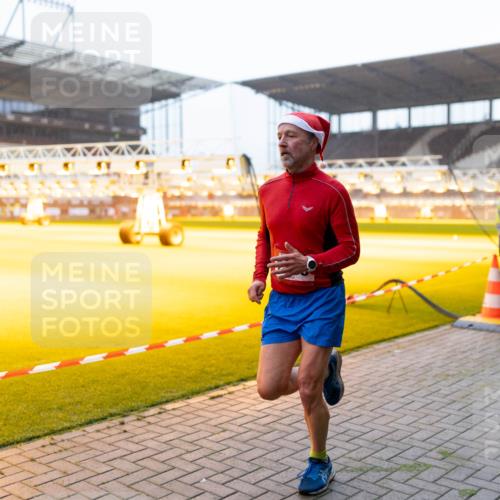 07.12.2025 - St. Pauli X-Mass-Run No. 15 Michael Strokosch http://msf.ph/oto/9362302 07.12.2025 10:54:40 Laufen  meine-sportfotos.de
