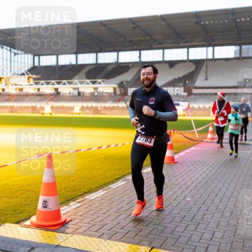 07.12.2025 - St. Pauli X-Mass-Run No. 15 Michael Strokosch http://msf.ph/oto/9362305 07.12.2025 10:54:55 Laufen 2703, 1722 meine-sportfotos.de