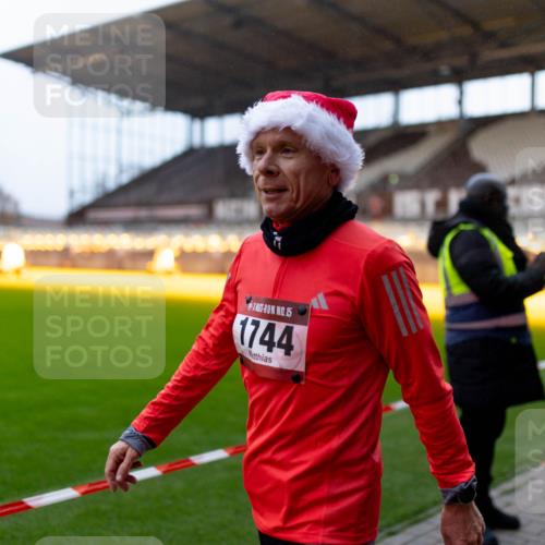 07.12.2025 - St. Pauli X-Mass-Run No. 15 Michael Strokosch http://msf.ph/oto/9362335 07.12.2025 10:55:46 Laufen 15, 1744 meine-sportfotos.de