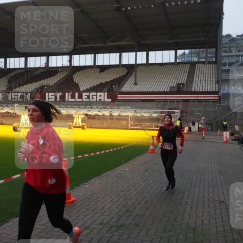 07.12.2025 - St. Pauli X-Mass-Run No. 15 Fabian Wolf http://msf.ph/oto/9362350 07.12.2025 10:00:39 Ziel 855, 1418, 1976, 2348, 3084 meine-sportfotos.de