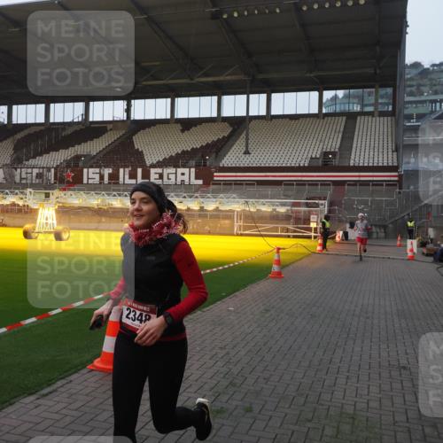 07.12.2025 - St. Pauli X-Mass-Run No. 15 Fabian Wolf http://msf.ph/oto/9362373 07.12.2025 10:00:40 Ziel 855, 1418, 1976, 2348, 3084 meine-sportfotos.de