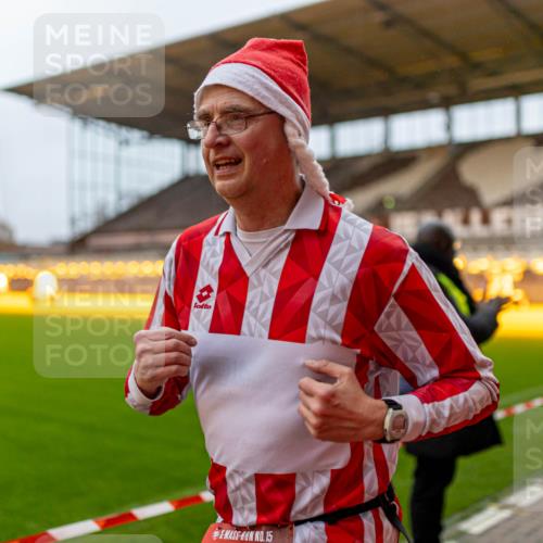 07.12.2025 - St. Pauli X-Mass-Run No. 15 Michael Strokosch http://msf.ph/oto/9362374 07.12.2025 10:56:45 Laufen 15 meine-sportfotos.de