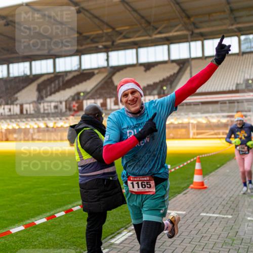 07.12.2025 - St. Pauli X-Mass-Run No. 15 Michael Strokosch http://msf.ph/oto/9362377 07.12.2025 10:56:45 Laufen 15, 1165 meine-sportfotos.de