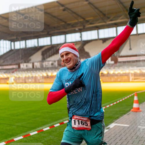 07.12.2025 - St. Pauli X-Mass-Run No. 15 Michael Strokosch http://msf.ph/oto/9362381 07.12.2025 10:56:46 Laufen 15, 15, 1165 meine-sportfotos.de