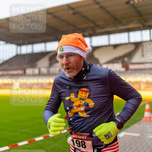 07.12.2025 - St. Pauli X-Mass-Run No. 15 Michael Strokosch http://msf.ph/oto/9362396 07.12.2025 10:56:47 Laufen 6000, 15, 198 meine-sportfotos.de