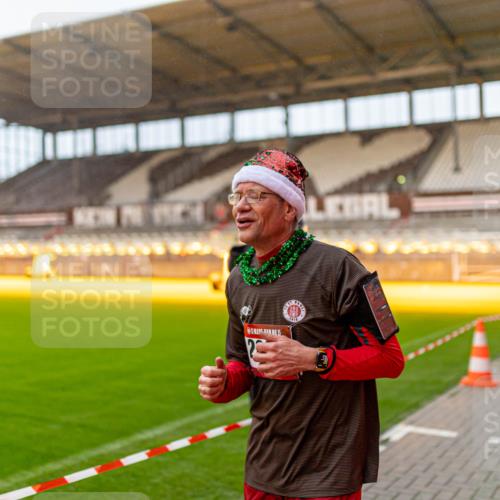 07.12.2025 - St. Pauli X-Mass-Run No. 15 Michael Strokosch http://msf.ph/oto/9362409 07.12.2025 10:57:00 Laufen 2 meine-sportfotos.de