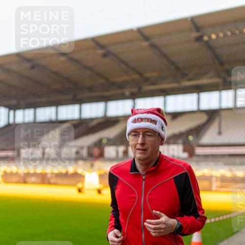 07.12.2025 - St. Pauli X-Mass-Run No. 15 Michael Strokosch http://msf.ph/oto/9362433 07.12.2025 10:57:11 Laufen 49, 3320 meine-sportfotos.de
