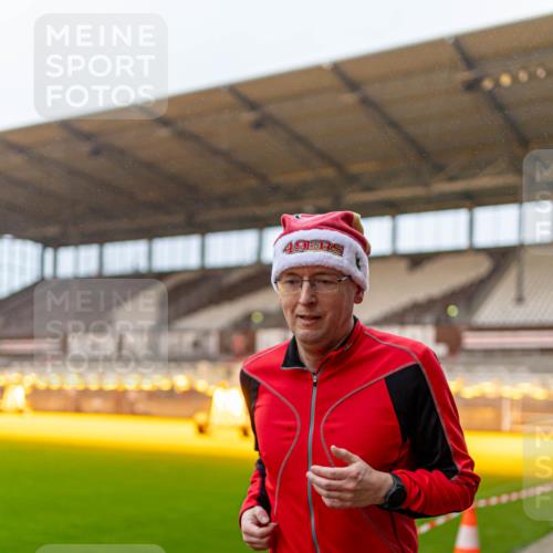 07.12.2025 - St. Pauli X-Mass-Run No. 15 Michael Strokosch http://msf.ph/oto/9362434 07.12.2025 10:57:11 Laufen 49, 3320 meine-sportfotos.de