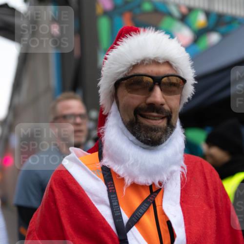 07.12.2025 - St. Pauli X-Mass-Run No. 15 Michael Strokosch http://msf.ph/oto/9362502 07.12.2025 10:59:23 Laufen 15, 7, 2025, 2025 meine-sportfotos.de