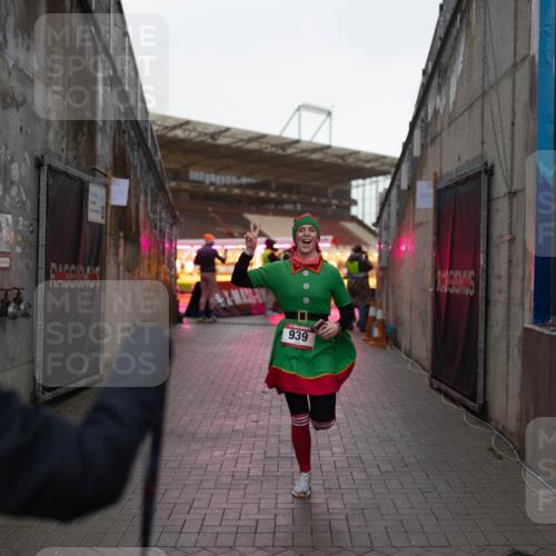 07.12.2025 - St. Pauli X-Mass-Run No. 15 Michael Strokosch http://msf.ph/oto/9362519 07.12.2025 10:59:43 Laufen 939 meine-sportfotos.de