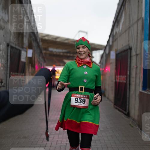 07.12.2025 - St. Pauli X-Mass-Run No. 15 Michael Strokosch http://msf.ph/oto/9362530 07.12.2025 10:59:44 Laufen 15, 939 meine-sportfotos.de