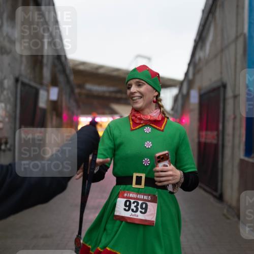 07.12.2025 - St. Pauli X-Mass-Run No. 15 Michael Strokosch http://msf.ph/oto/9362538 07.12.2025 10:59:44 Laufen 15, 939 meine-sportfotos.de