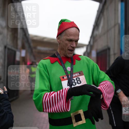 07.12.2025 - St. Pauli X-Mass-Run No. 15 Michael Strokosch http://msf.ph/oto/9362621 07.12.2025 11:00:08 Laufen 15, 88, 3405 meine-sportfotos.de