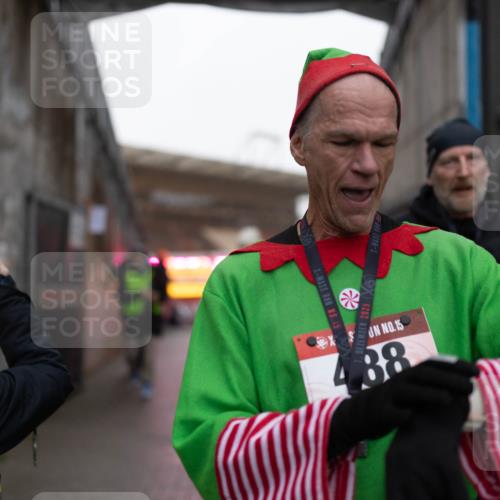 07.12.2025 - St. Pauli X-Mass-Run No. 15 Michael Strokosch http://msf.ph/oto/9362630 07.12.2025 11:00:09 Laufen 15, 2025, 15, 488 meine-sportfotos.de