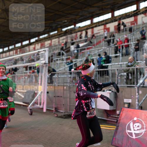 07.12.2025 - St. Pauli X-Mass-Run No. 15 Michael Strokosch http://msf.ph/oto/9362636 07.12.2025 11:00:34 Laufen 1354, 1404, 333, 802, 136 meine-sportfotos.de