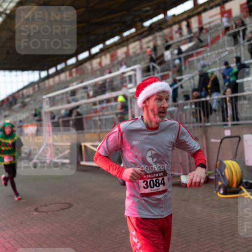 07.12.2025 - St. Pauli X-Mass-Run No. 15 Michael Strokosch http://msf.ph/oto/9362661 07.12.2025 11:01:11 Laufen 15, 3084 meine-sportfotos.de