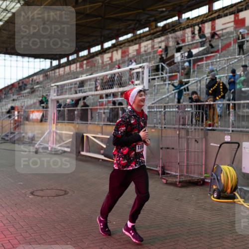 07.12.2025 - St. Pauli X-Mass-Run No. 15 Michael Strokosch http://msf.ph/oto/9362671 07.12.2025 11:01:29 Laufen 189 meine-sportfotos.de