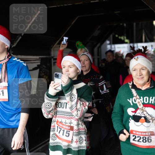 07.12.2025 - St. Pauli X-Mass-Run No. 15 Michael Strokosch http://msf.ph/oto/9362711 07.12.2025 11:13:13 Laufen 1041, 1277, 15, 1715, 15, 2286 meine-sportfotos.de