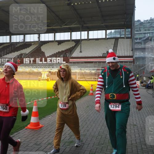 07.12.2025 - St. Pauli X-Mass-Run No. 15 Fabian Wolf http://msf.ph/oto/9362752 07.12.2025 10:01:36 Ziel 118, 393, 804, 1124, 1294, 1724, 1760, 1859, 2681, 3187, 3580, 3582, 3629, 3878 meine-sportfotos.de