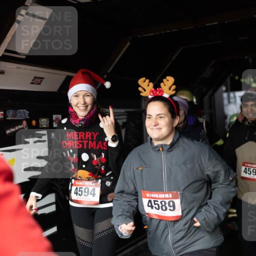 07.12.2025 - St. Pauli X-Mass-Run No. 15 Michael Strokosch http://msf.ph/oto/9362780 07.12.2025 11:13:30 Laufen 4594, 15, 4589, 4598, 27 meine-sportfotos.de