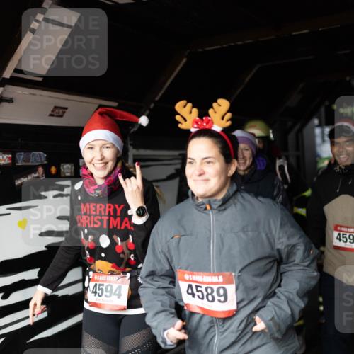 07.12.2025 - St. Pauli X-Mass-Run No. 15 Michael Strokosch http://msf.ph/oto/9362783 07.12.2025 11:13:30 Laufen 4594, 5, 4589, 4598, 27 meine-sportfotos.de