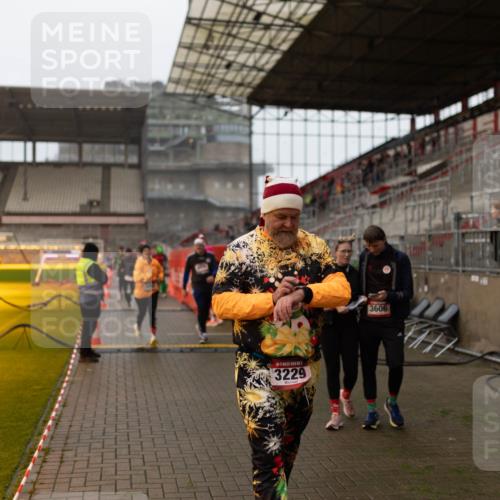 07.12.2025 - St. Pauli X-Mass-Run No. 15 Michael Strokosch http://msf.ph/oto/9362836 07.12.2025 11:19:33 Laufen 5, 3229, 3606, 403874 meine-sportfotos.de