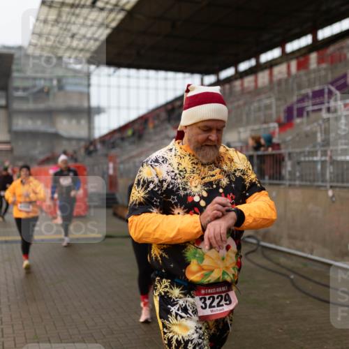 07.12.2025 - St. Pauli X-Mass-Run No. 15 Michael Strokosch http://msf.ph/oto/9362847 07.12.2025 11:19:35 Laufen 5, 3229 meine-sportfotos.de