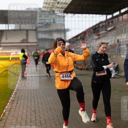 07.12.2025 - St. Pauli X-Mass-Run No. 15 Michael Strokosch http://msf.ph/oto/9362855 07.12.2025 11:19:36 Laufen 60000, 4466, 3608, 3606 meine-sportfotos.de
