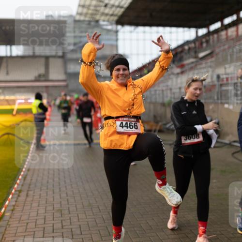 07.12.2025 - St. Pauli X-Mass-Run No. 15 Michael Strokosch http://msf.ph/oto/9362857 07.12.2025 11:19:36 Laufen 0000, 4466, 3608, 3606 meine-sportfotos.de
