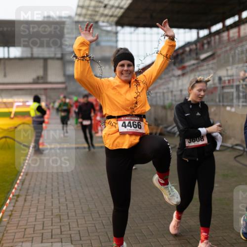 07.12.2025 - St. Pauli X-Mass-Run No. 15 Michael Strokosch http://msf.ph/oto/9362859 07.12.2025 11:19:36 Laufen 15, 4466, 3608, 3606 meine-sportfotos.de